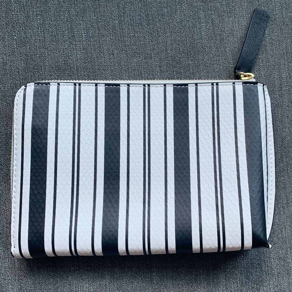Banana republic, textured, black and white striped clutch